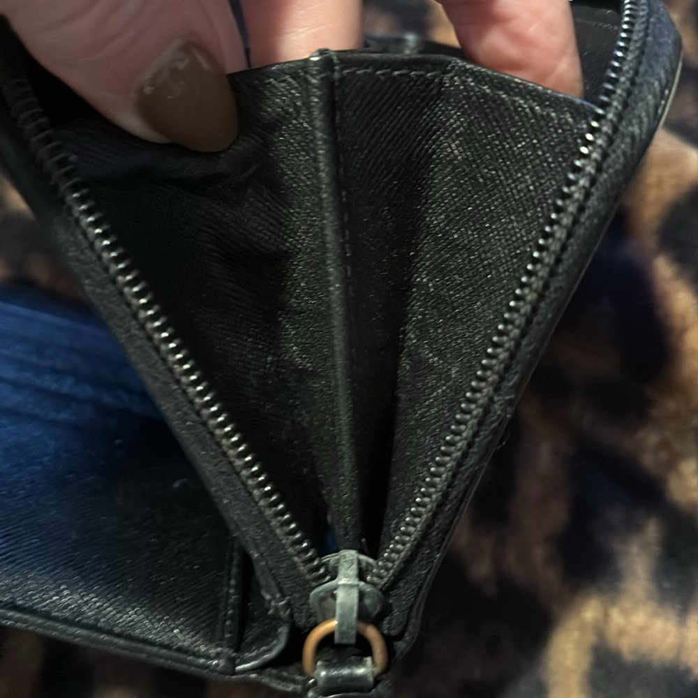 Authentic Prada  saffiano zipper wallet - Picture 8 of 15